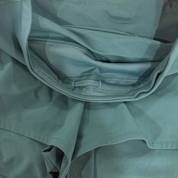 Lululemon speed up mid rise short 4” - Picture 2 of 6